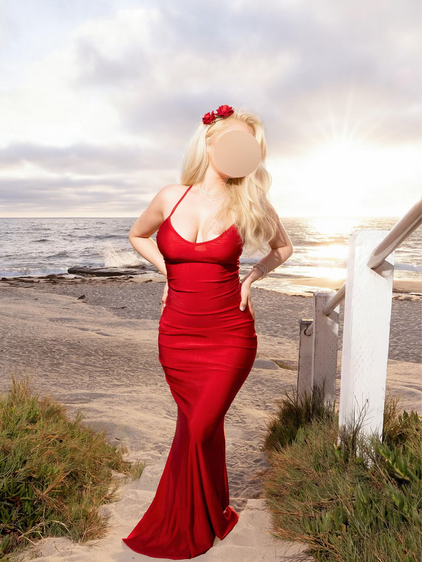 Aggie Velvet Main Photo