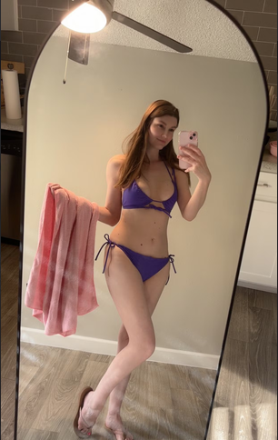 Alexis Bennet - Photo 1
