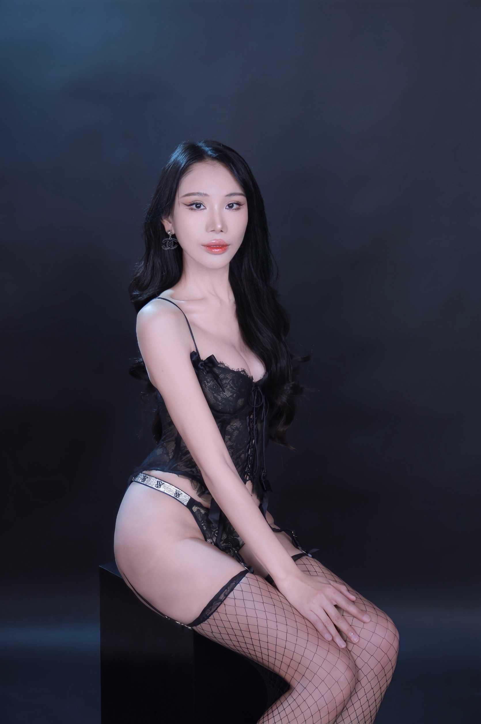 Alisa Lee - Sidebar Profile