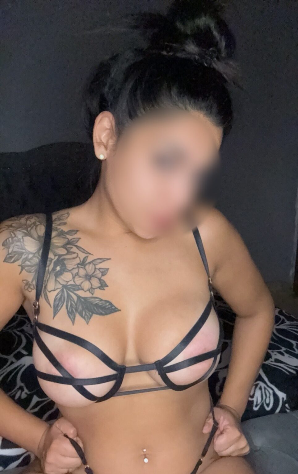 Bella - Sidebar Profile