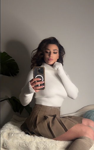 Chloe Monroe - Photo 3