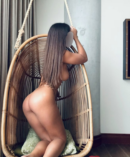 Julia - Sidebar Profile