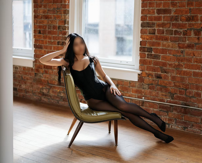 Katya Azar - Photo 1
