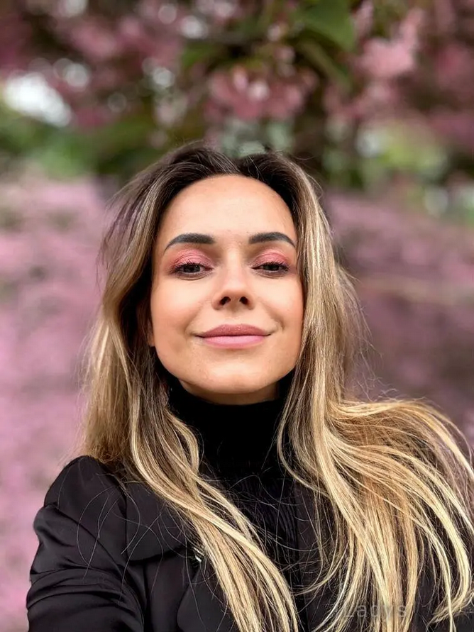 Lana France - Photo 5