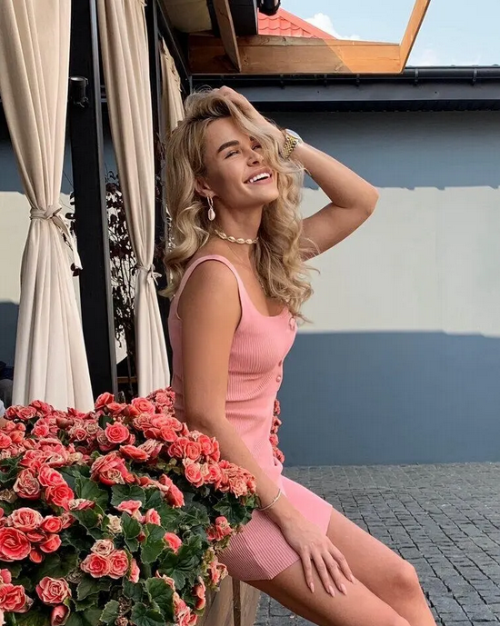 Mira - Sidebar Profile