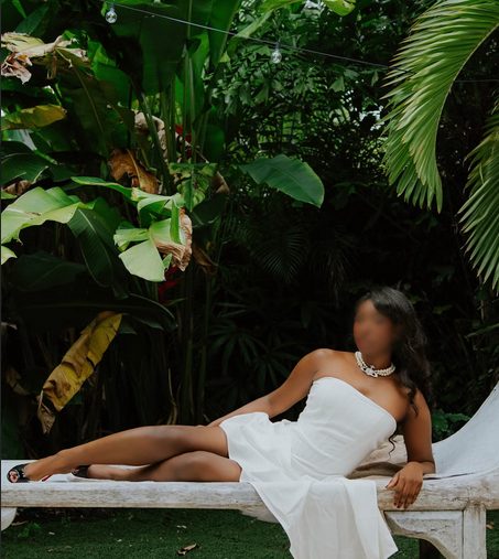 Nina Elliott - Photo 6