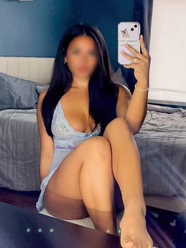 Rebecca Royce - Photo 2