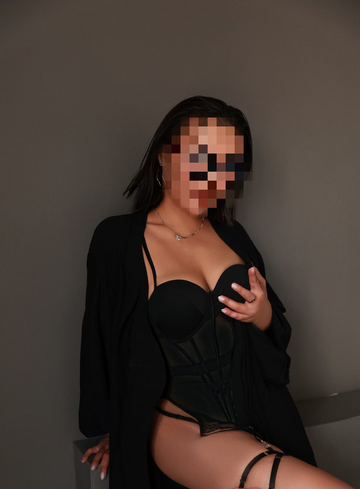 Suniya - Photo 1